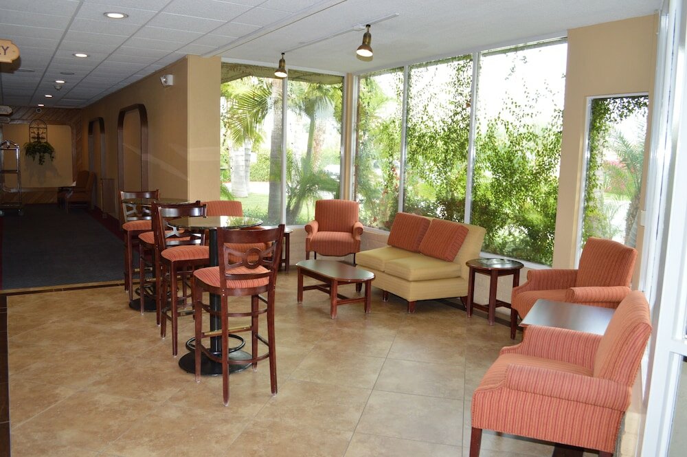 Фото Ontario Airport Inn