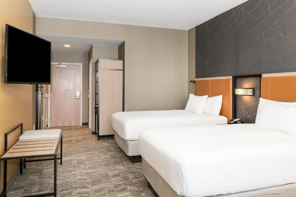 Фото SpringHill Suites by Marriott Baltimore Downtown Convention Center Area
