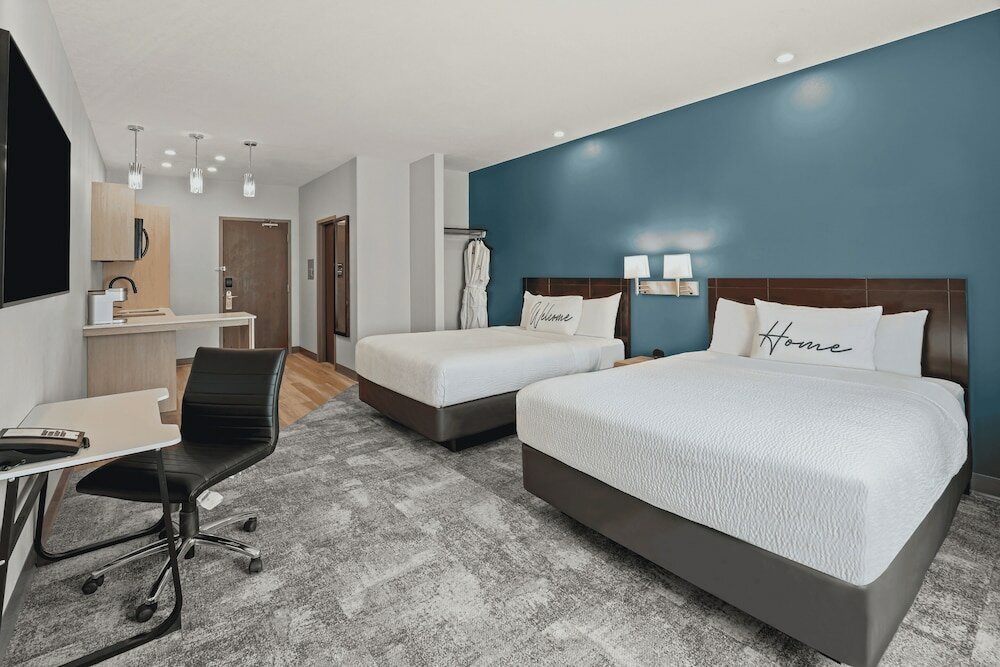 Фото Home Inn and Suites Regina Airport