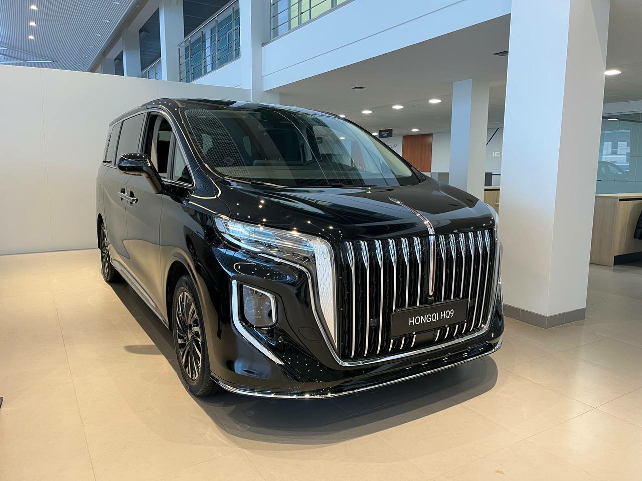 photo Hongqi Глазурит