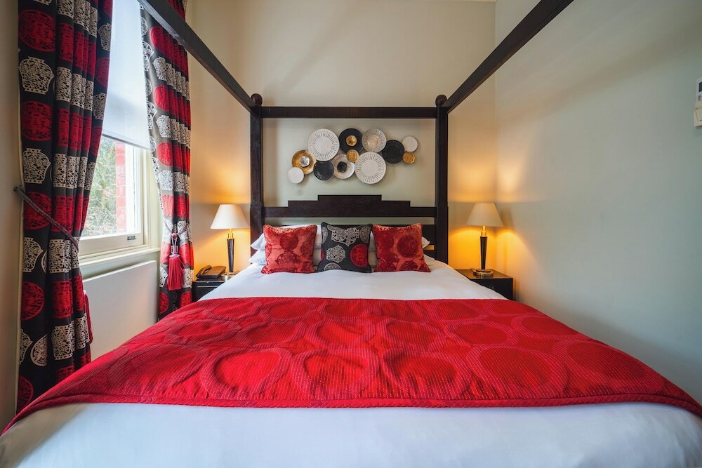 Фото Twenty Nevern Square Hotel