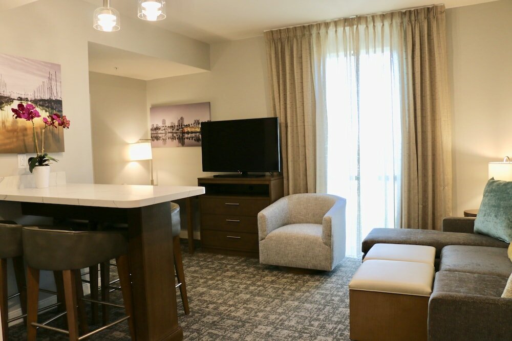 Фото Staybridge Suites Long Beach Airport, an Ihg Hotel