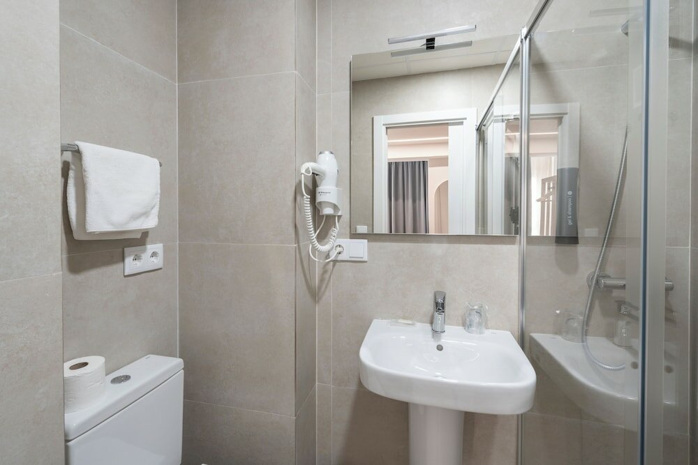 Фото Hostal Pensimar
