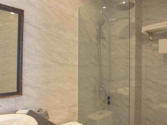 Фото Vyhouse Hanoi Hotel