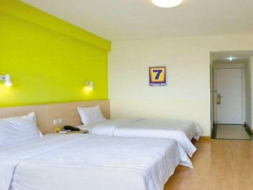 Гостиница 7Days Inn Zigong Main Bus Station Branch в Цзыгуне