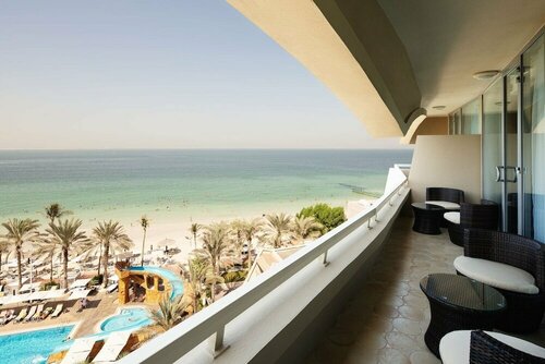 Гостиница Occidental Sharjah Grand в Шардже
