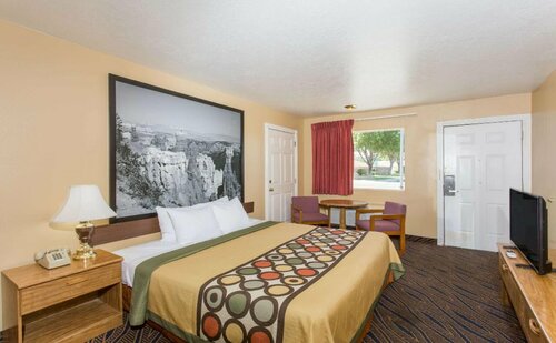 Гостиница Super 8 by Wyndham Hurricane Zion National Park в Херрикене