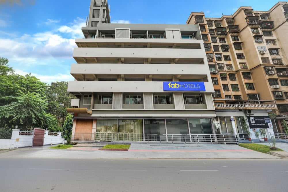 Фото FabHotel Liwa International