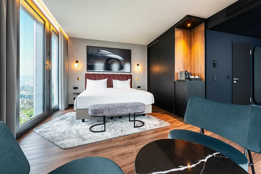 Фото Radisson Blu Hotel At Porsche Design Tower Stuttgart