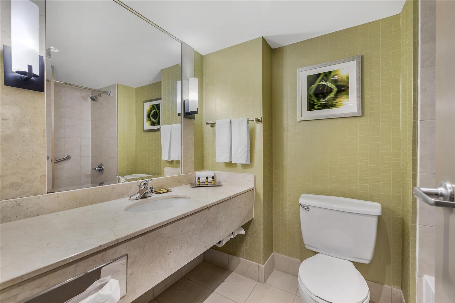 Фото Best Western Plus Waterfront Hotel