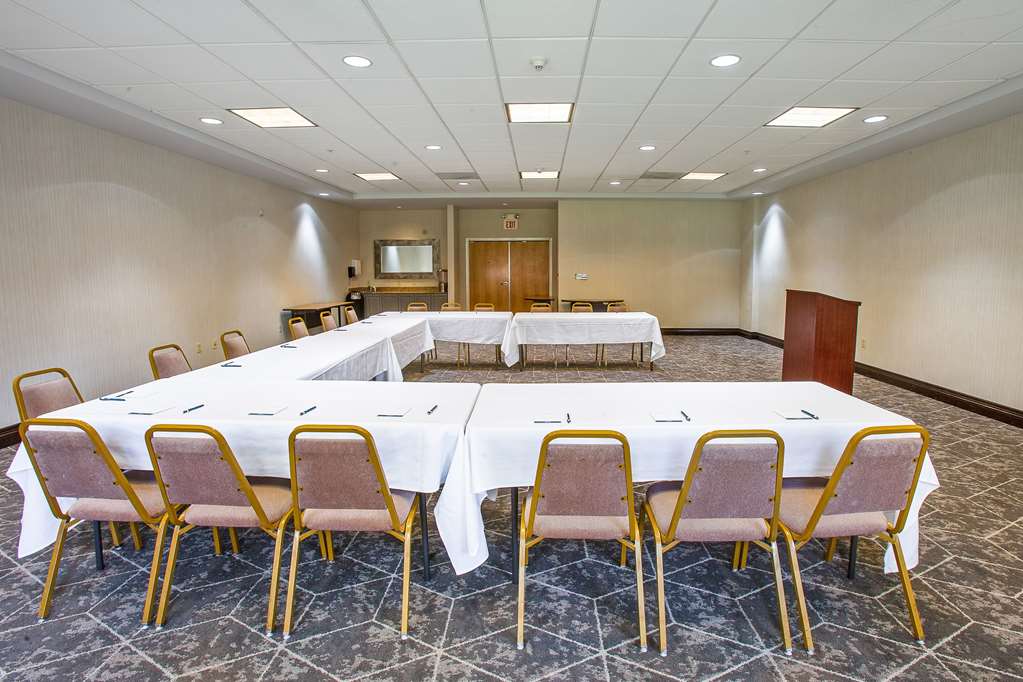 Фото Homewood Suites by Hilton Bakersfield