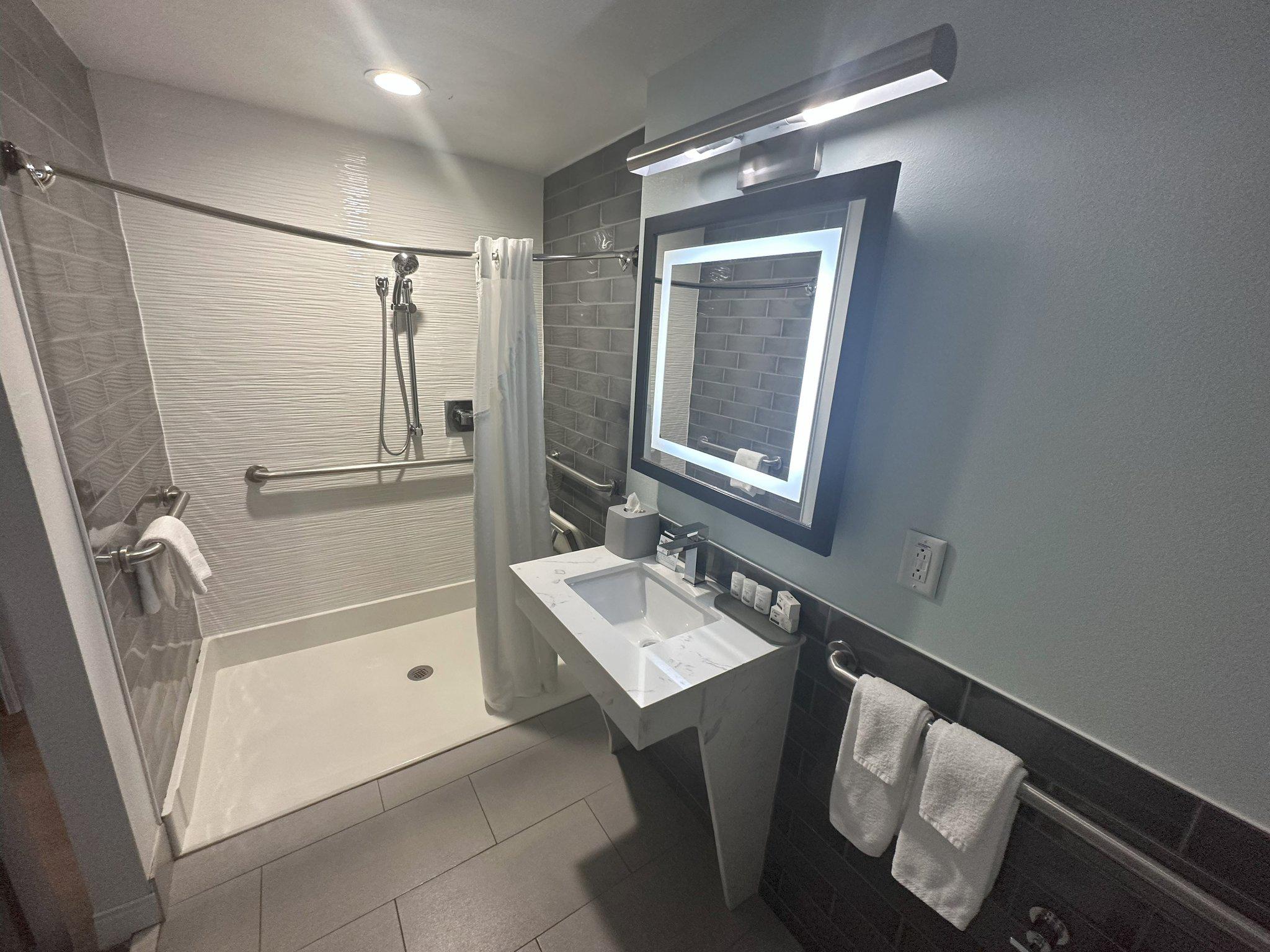 Фото Holiday Inn Express Dallas Downtown, an Ihg Hotel