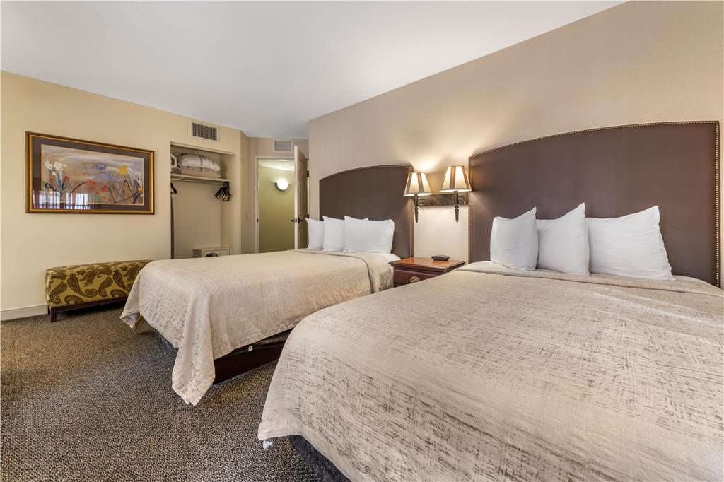 Фото Best Western Plus The Normandy Inn & Suites