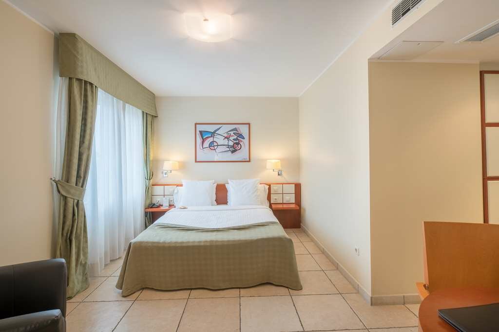Фото Best Western Plus Grand Hotel Victor Hugo