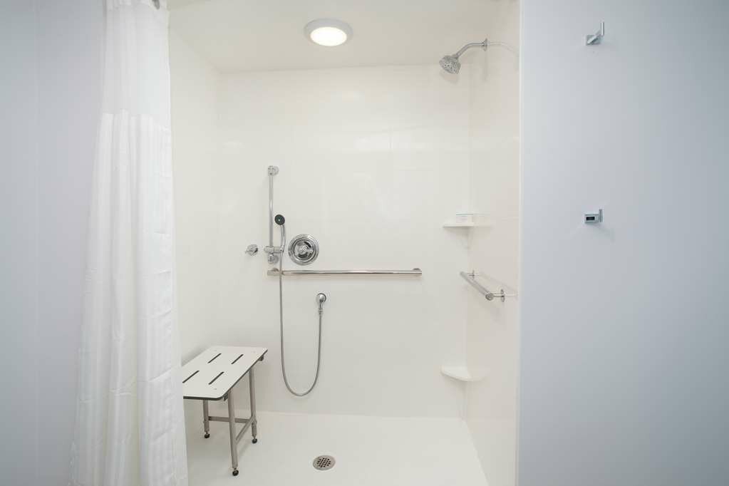 Фото Hilton Garden Inn Omaha Aksarben Village