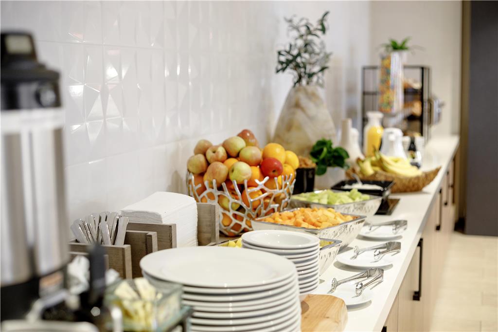 Фото Hilton Garden Inn LAX Los Angeles Airport