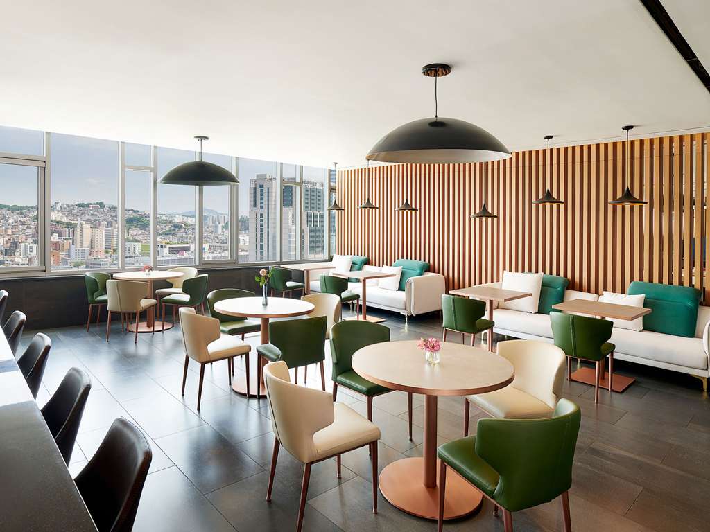 Фото Novotel Ambassador Seoul Dongdaemun Hotels & Residences