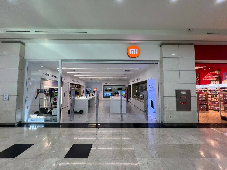 Electronics store Xiaomi, Baku, photo