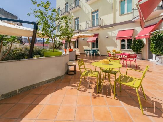 Фото Ibis Styles Napoli Garibaldi