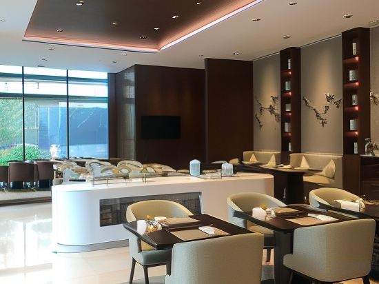 Фото LJZ Supreme Tower Hotel