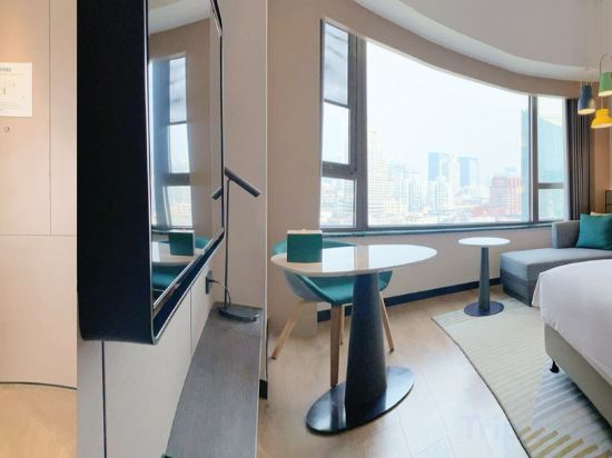 Фото Holiday Inn Shanghai Nanjing Road