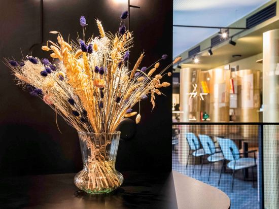 Фото Tribe Paris Batignolles