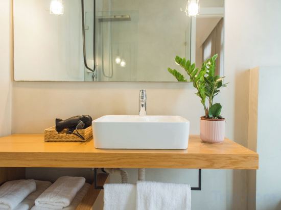 Фото MONK Monastiraki Suites