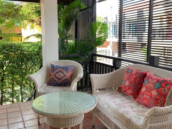 Фото Chidlom Resort