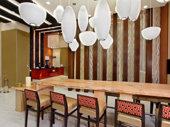 Фото Hilton Garden Inn New York/Midtown Park Avenue