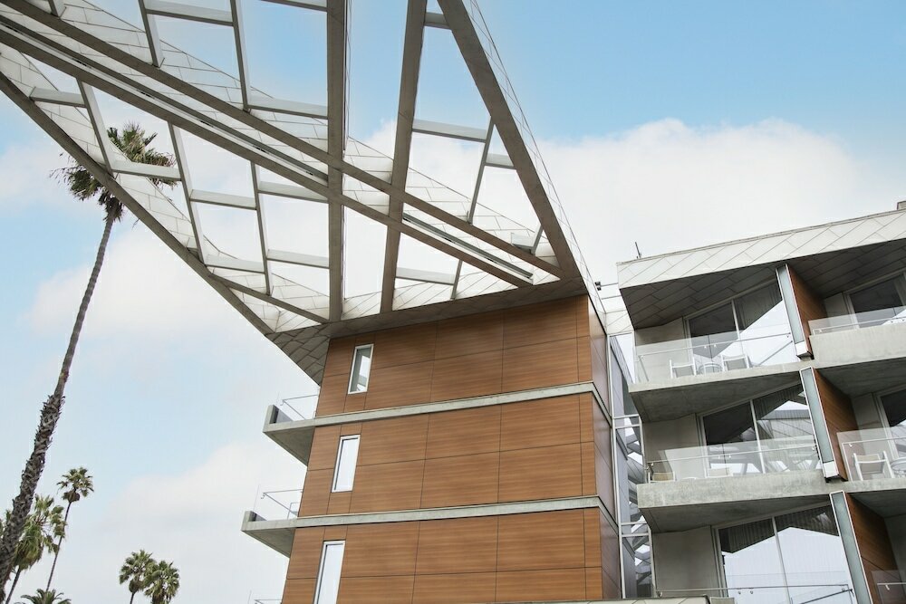 Фото Shore Hotel