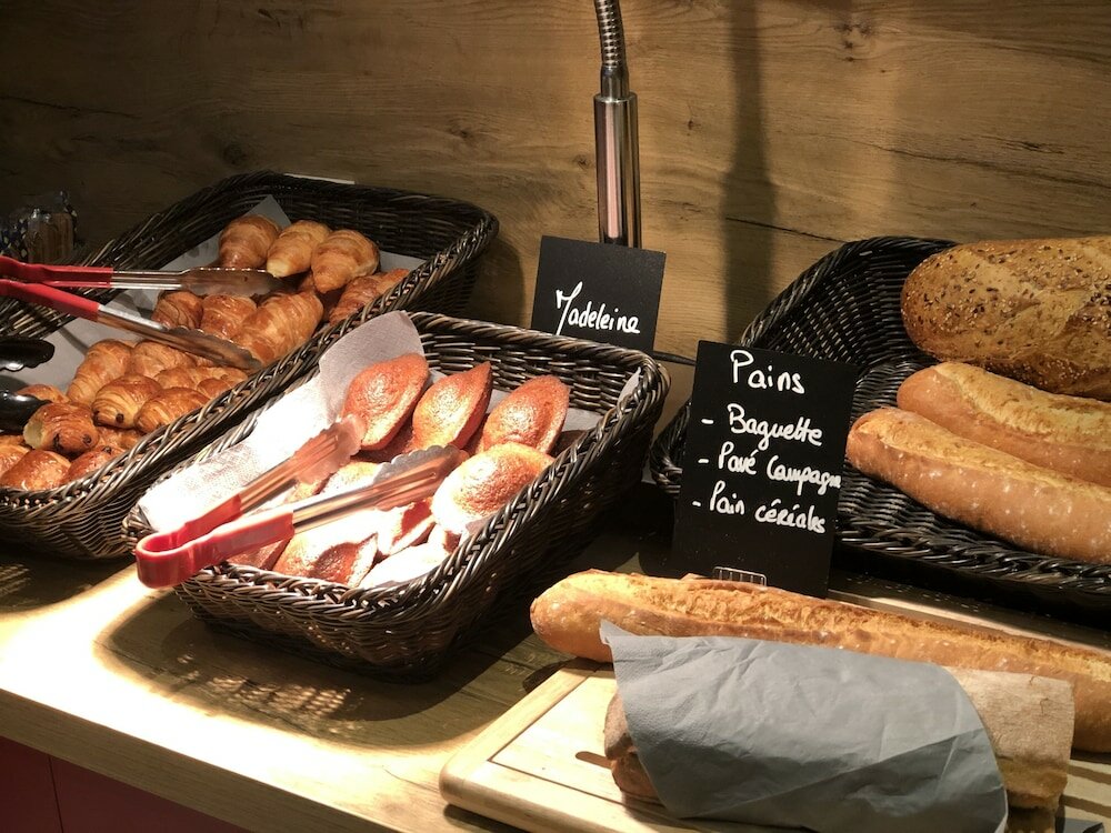 Фото Campanile Chartres Centre - Gare - Cathédrale