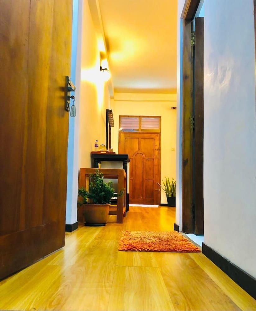 Фото Mirissa Beach Inn