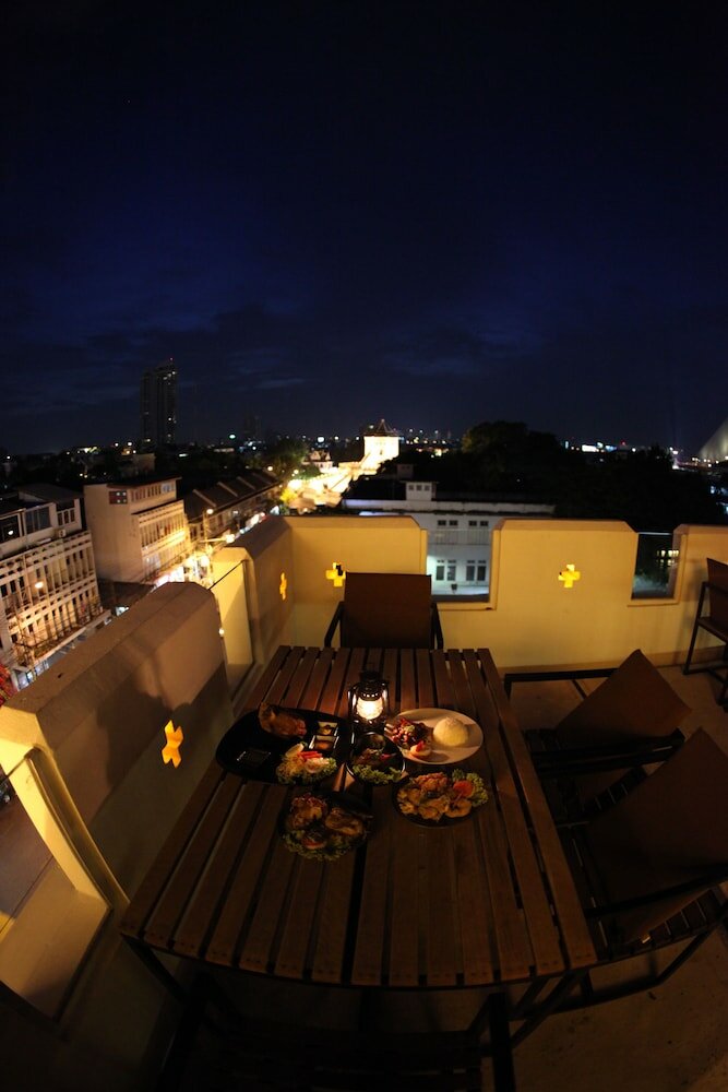 Фото Mad Monkey Bangkok Hostel - Adults Only