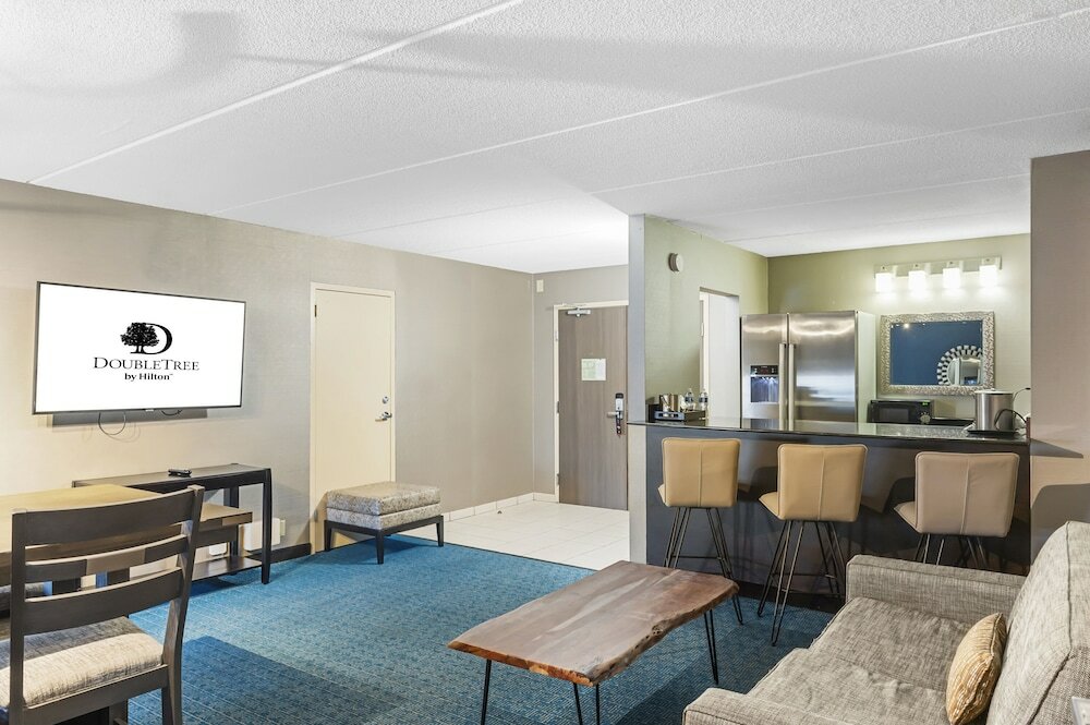 Фото DoubleTree by Hilton Roseville Minneapolis