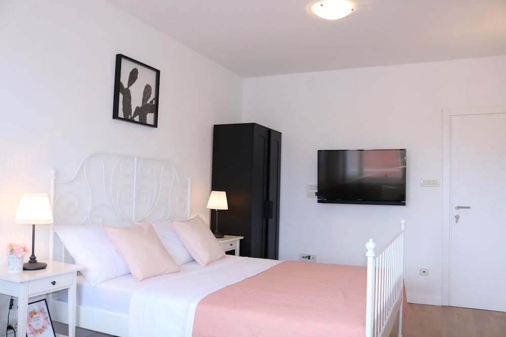 Фото The Harmony Rooms Split