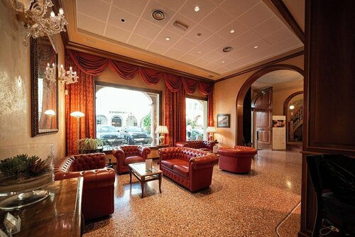 Внешний вид отеля Phi Hotel dei Medaglioni в Корреджо, фото 2