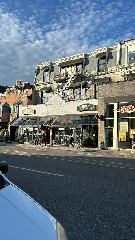 Фото Parc Suites Hotel