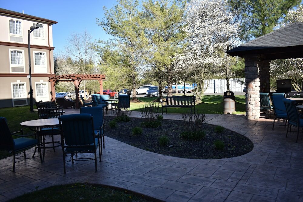 Фото Staybridge Suites Cranbury, an Ihg Hotel