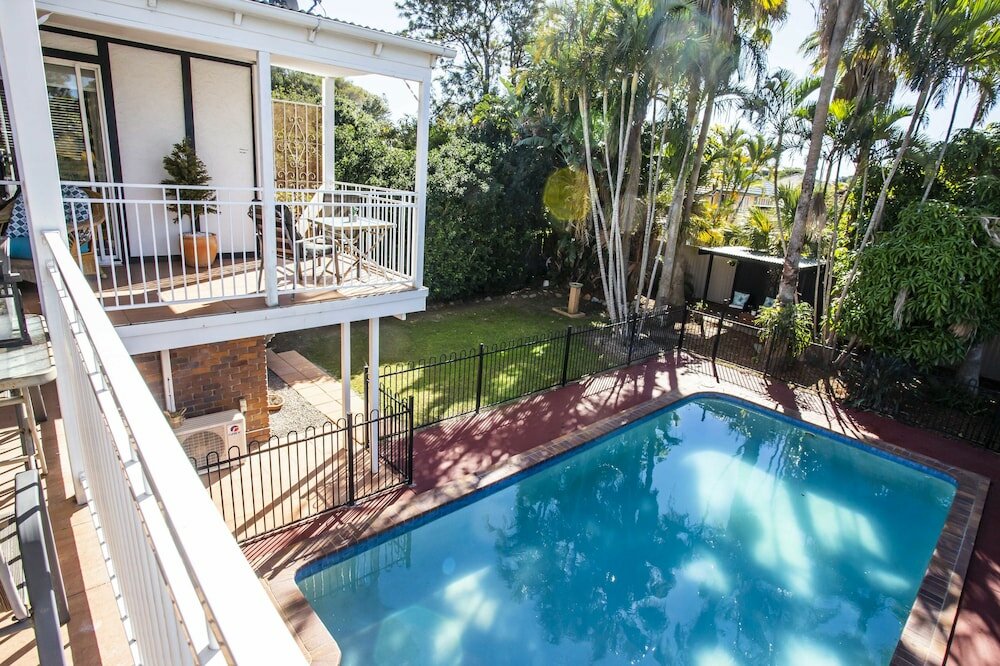 Фото Ainslie Manor B&b