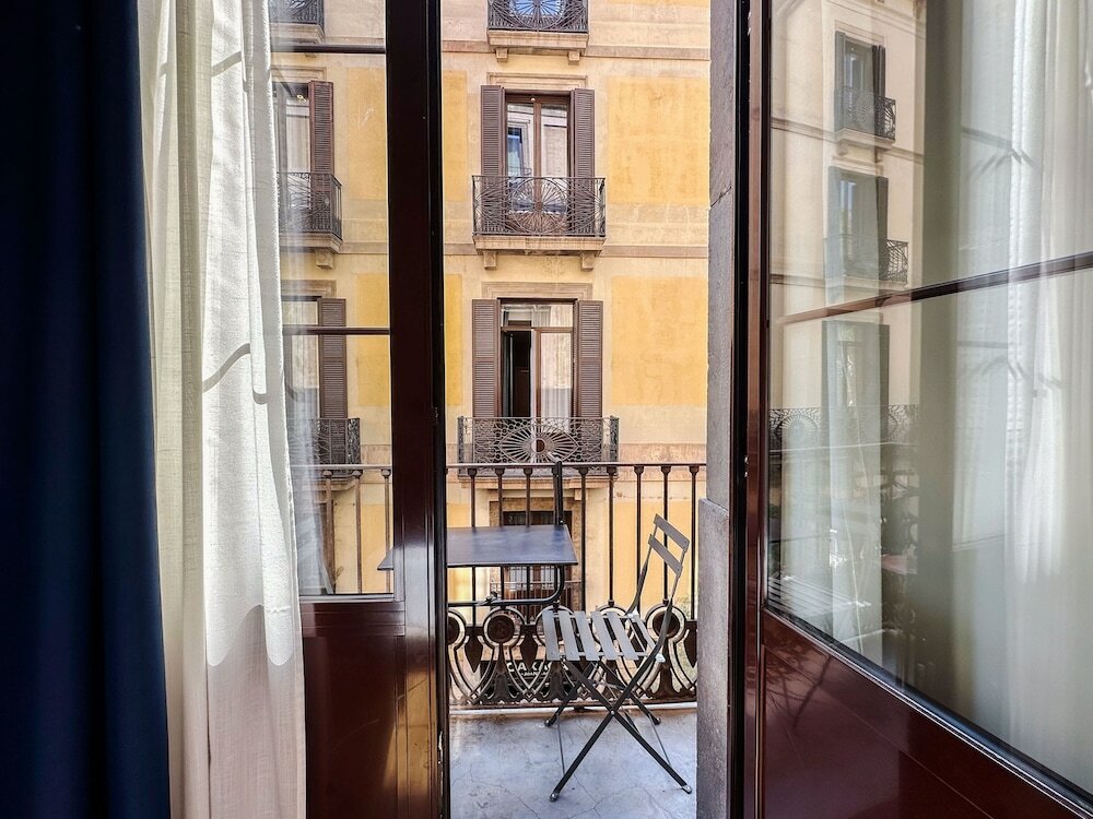 Фото Som Nit Born