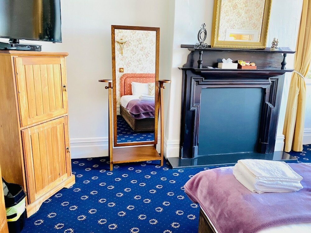 Фото The Esplanade Hotel