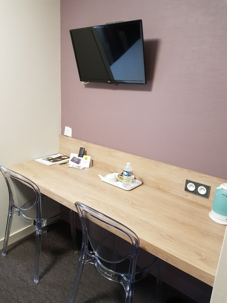 Фото Logis Hôtel À La Bonne Auberge