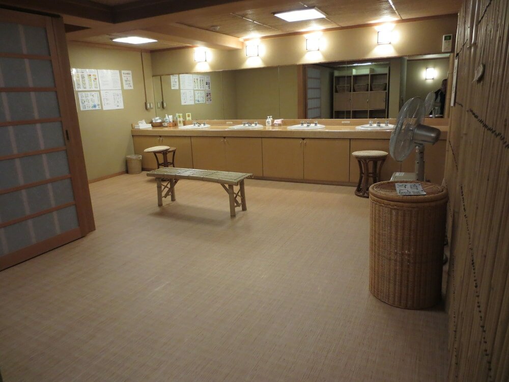 Фото Historical Ryokan Hostel K's House Ito Onsen