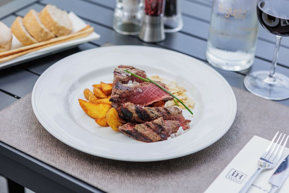 Фото IH Hotels Milano Lorenteggio