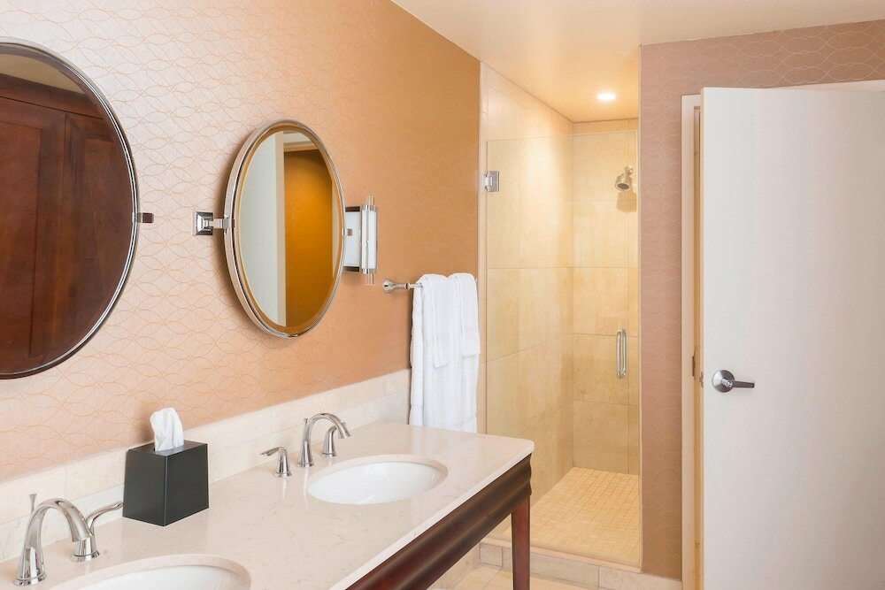 Фото Sheraton Mesa Hotel at Wrigleyville West