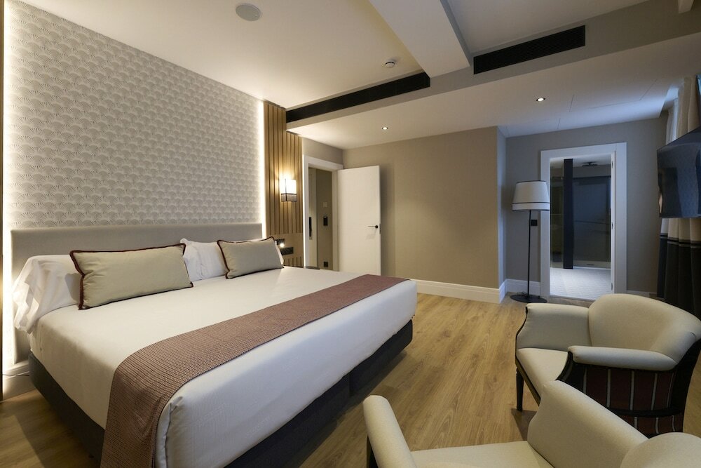 Фото Отель Catalonia Ramblas