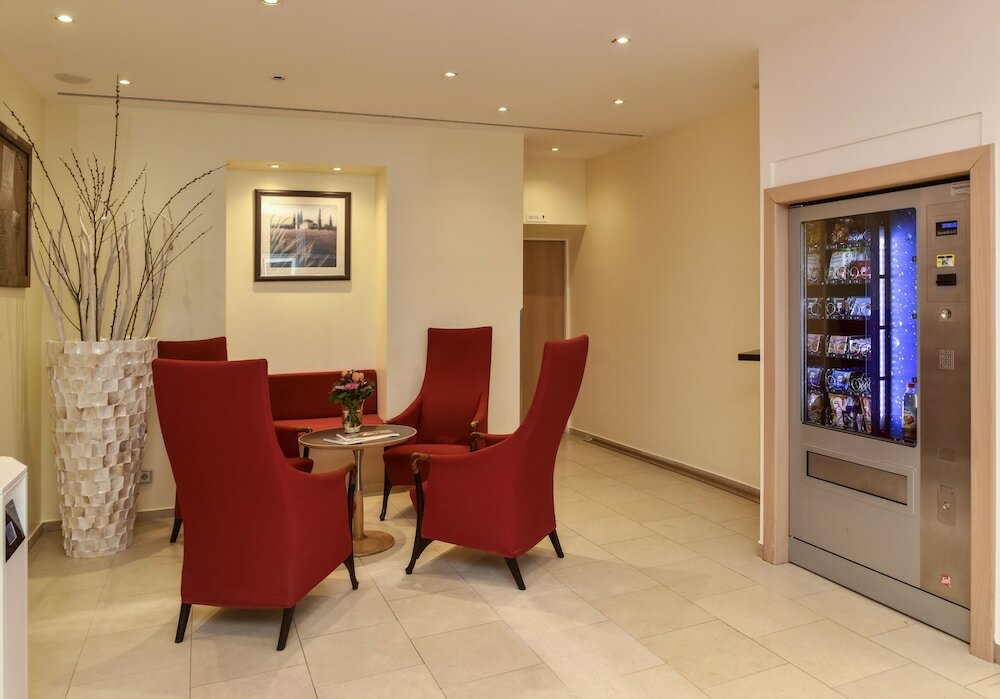 Фото Hotel Adria München