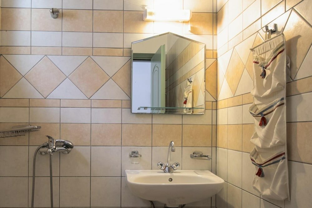 Фото Astir Studios