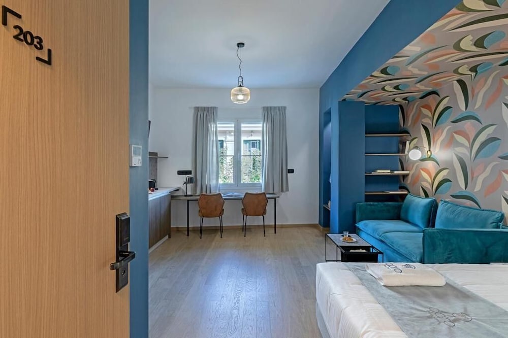 Фото Acro Urban Suites