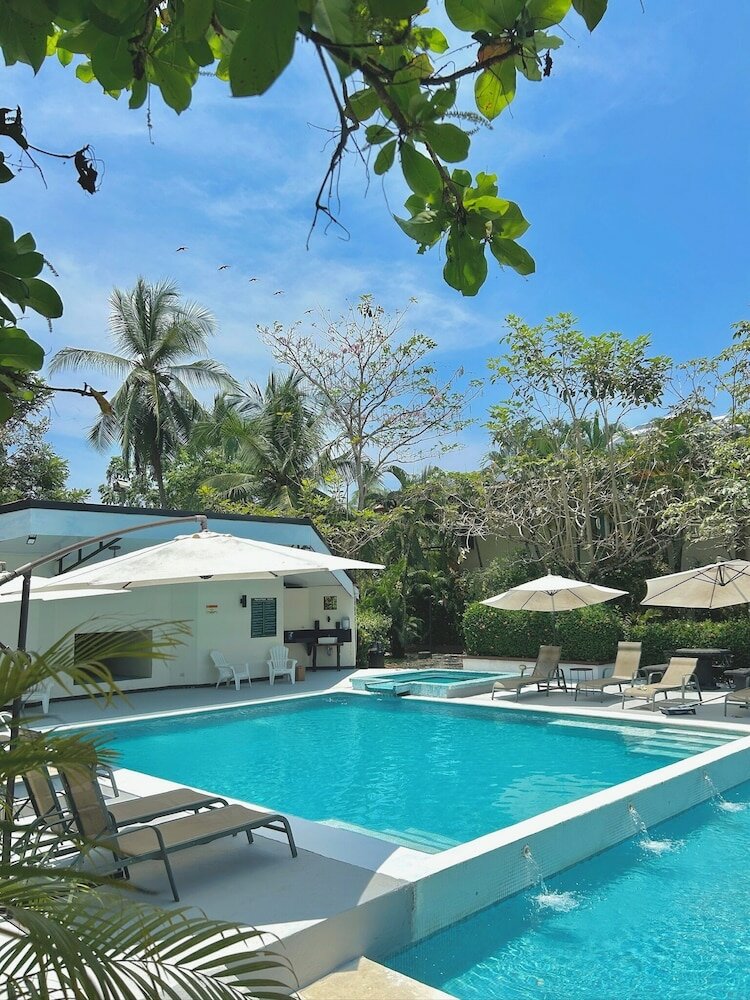 Фото Cocomar Beachfront Hotel and Island Resort